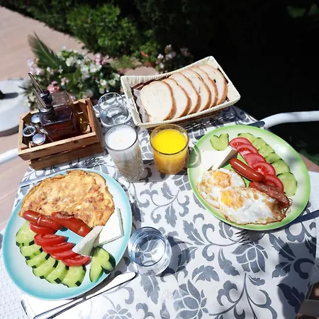 Lakaj 2 Hotel 3*