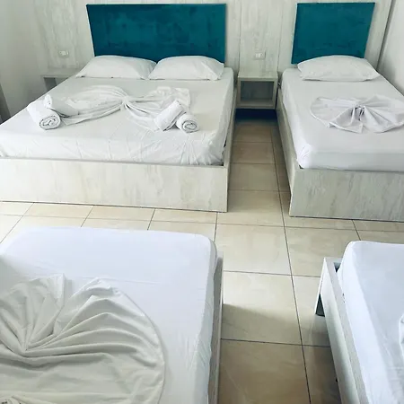 Lakaj 2 3* Velipojë