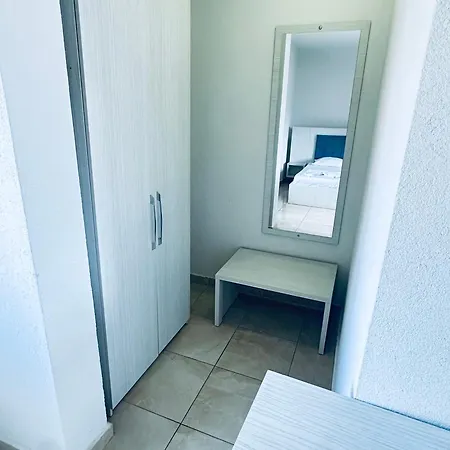 Hotel Lakaj 2 3*