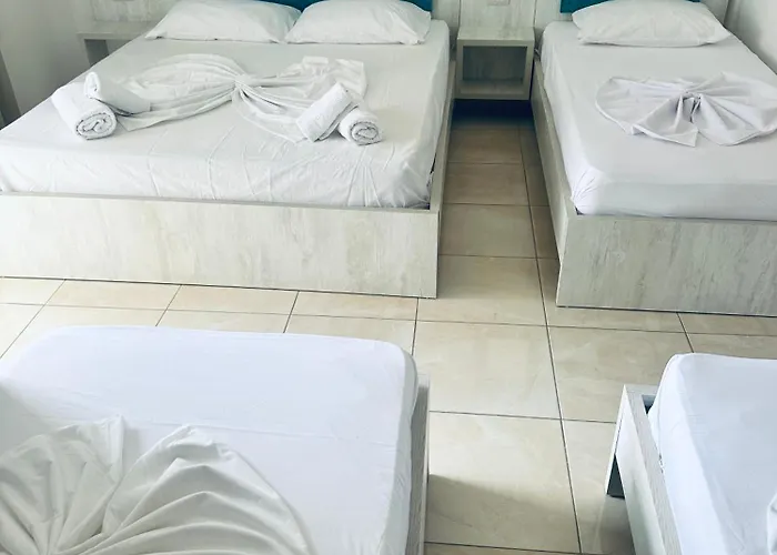 Lakaj 2 3* Velipojë