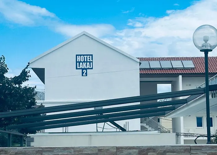 Lakaj 2 מלון Velipojë