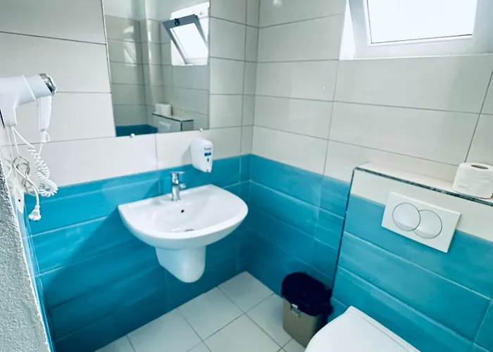 Lakaj 2 3* Velipojë