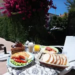 Lakaj 2 3* Velipojë